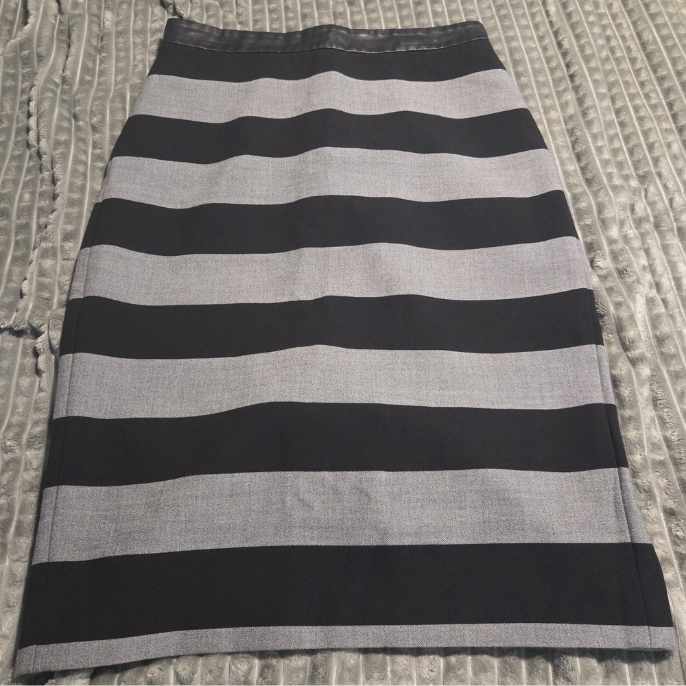 Banana Republic Women's Black/Gray Striped Faux Leather Waist Pencil Skirt Sz 8